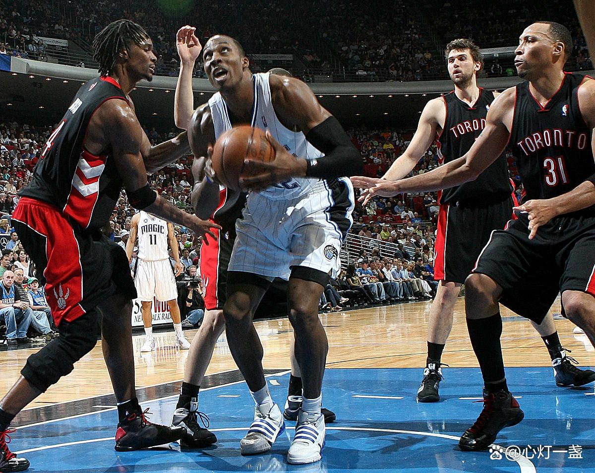 巴特勒迎来十五赛季出色发挥，塞尔维亚队观众热烈欢呼！