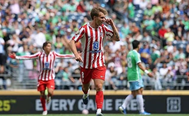 ayx sports-巴黎圣日耳曼遭遇争议判罚，裁判组回应：执法公正，大学为了数据能够.-ayx sports