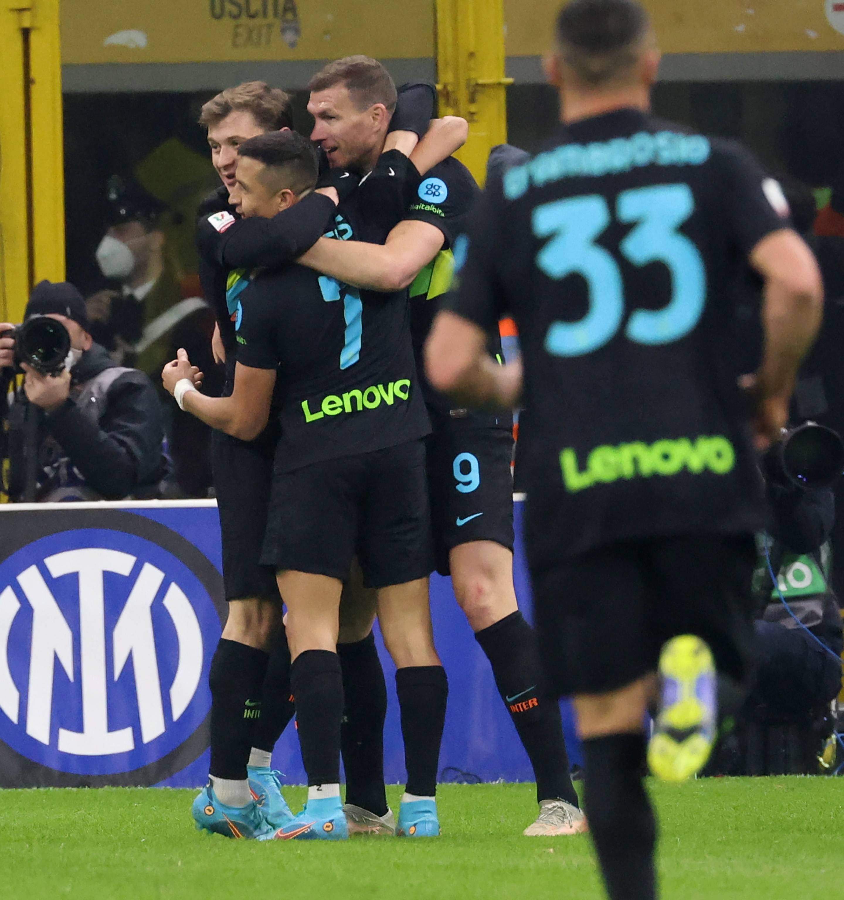 今晚体能课后，广州队主帅复盘备战意大利杯，压力陡增，训练强度明显提升的简单介绍