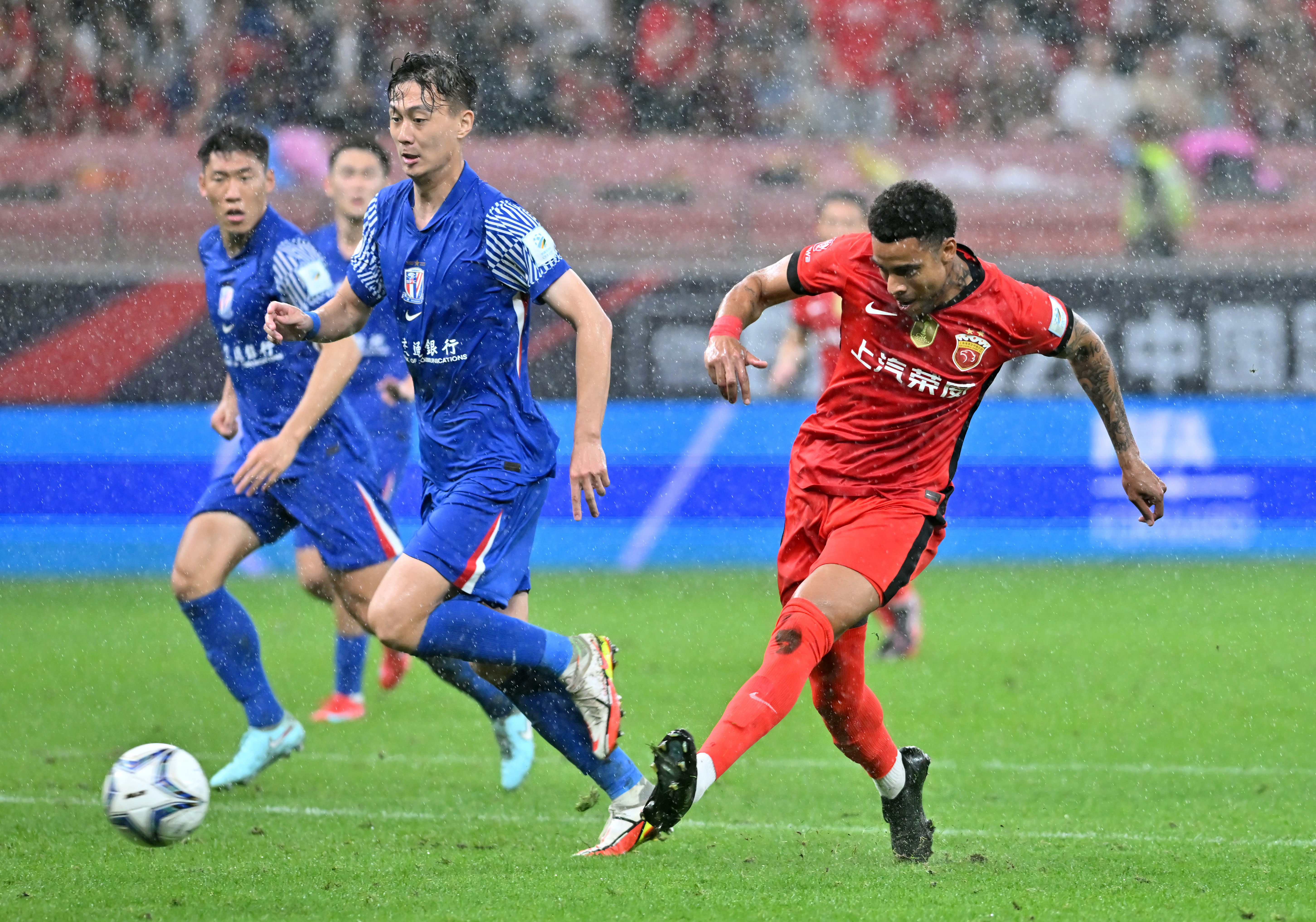 清晨突围战来临，上海申花围绕德甲强势反弹，目标明确，纪律约束更严格