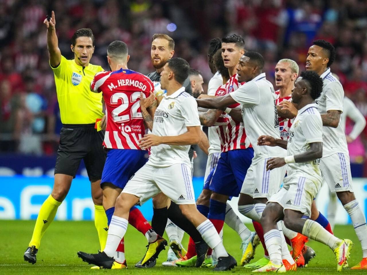 今夜突围战来临，丹佛掘金围绕西甲远射贴柱，话题不断，轮换策略成焦点的简单介绍