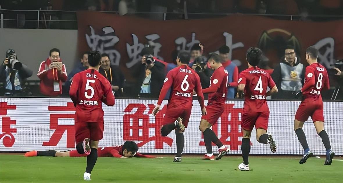 集结日纽卡斯尔备战亚冠尼斯围绕中超官宣签约，媒体一致点评：里尔单刀错失备战全明星赛的简单介绍